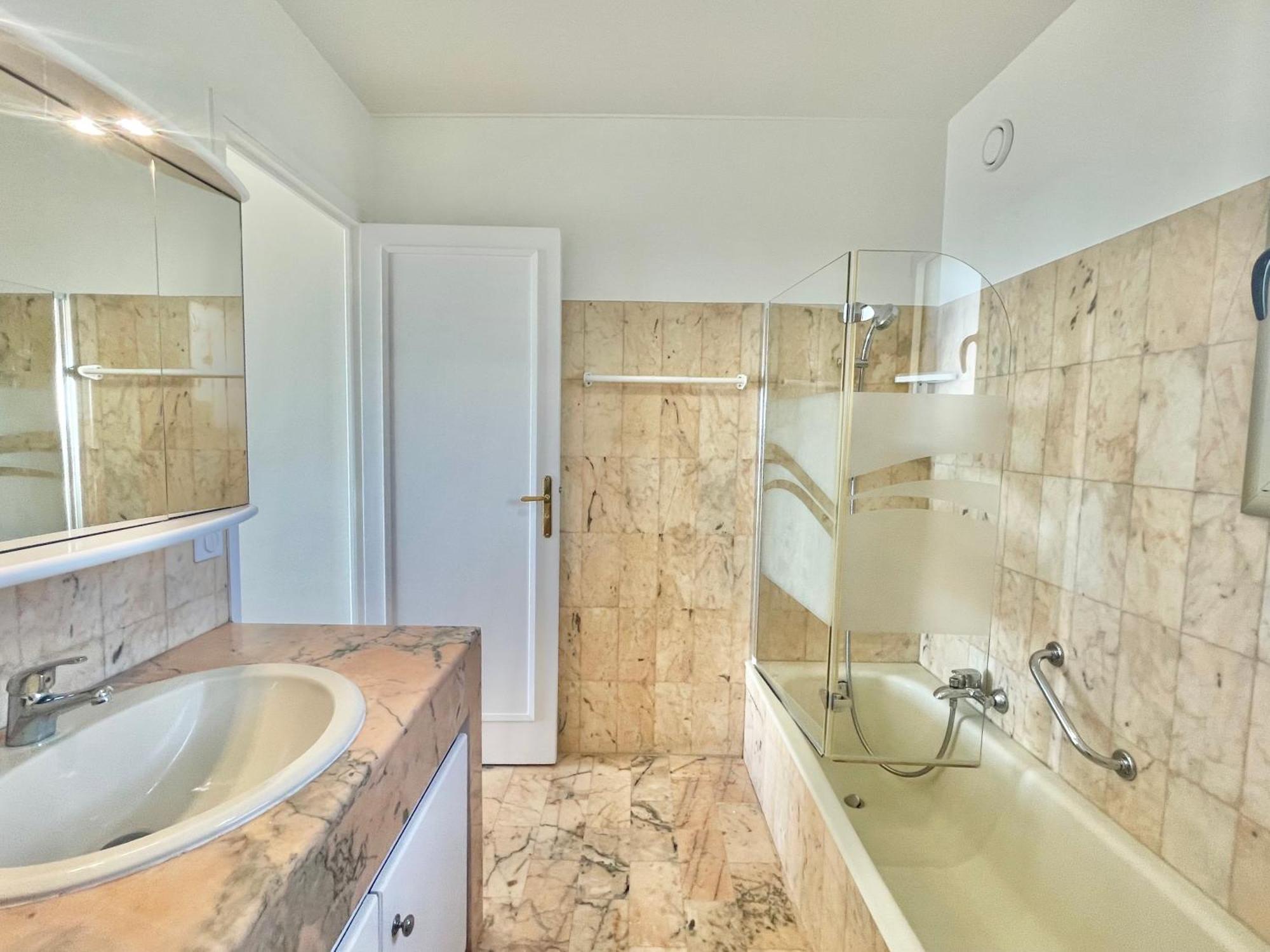 Vezelay, By Welcome To Apartment Cannes